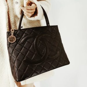 CHANEL Medallion Tote Marron Foncé Caviar Vintage - Condizioni Eccellenti