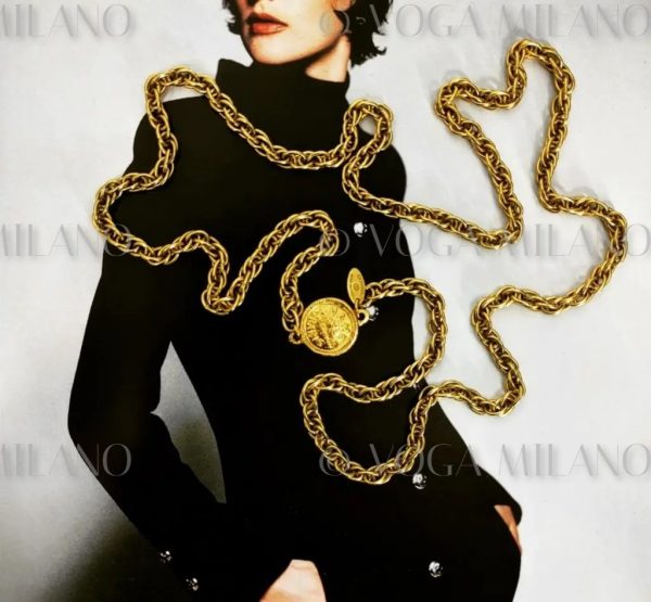 CHANEL 31 Rue Cambon 24kt plated medallion necklace vintage