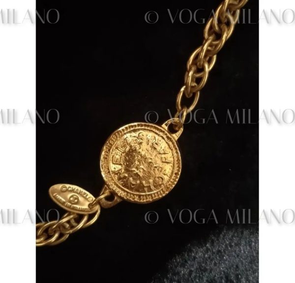 CHANEL 31 Rue Cambon 24kt plated medallion necklace vintage - immagine 4